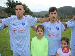 
<a style='margin-left: 5px;' class='btn btn-xs btn-social btn-facebook' href='https://www.facebook.com/sharer/sharer.php?u=https://boladovale.com.br/imgs/800-800-90/conteudo/fotos/1645/img9207.jpg' rel='popup' data-width='500' data-height='400'><i class='fa fa-facebook'></i>Compartilhar <span class='hidden-xs'>no Facebook</span>
</a> 
<a class='btn btn-default btn-xs' target='_blank' href='imgs/800-800-90/conteudo/fotos/1645/img9207.jpg'>
<span class='glyphicon glyphicon-cloud-download'></span> Salvar
</a> 
<span></span>