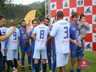 
<a style='margin-left: 5px;' class='btn btn-xs btn-social btn-facebook' href='https://www.facebook.com/sharer/sharer.php?u=https://boladovale.com.br/imgs/800-800-90/conteudo/fotos/1645/img9225.jpg' rel='popup' data-width='500' data-height='400'><i class='fa fa-facebook'></i>Compartilhar <span class='hidden-xs'>no Facebook</span>
</a> 
<a class='btn btn-default btn-xs' target='_blank' href='imgs/800-800-90/conteudo/fotos/1645/img9225.jpg'>
<span class='glyphicon glyphicon-cloud-download'></span> Salvar
</a> 
<span></span>