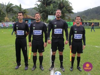 
<a style='margin-left: 5px;' class='btn btn-xs btn-social btn-facebook' href='https://www.facebook.com/sharer/sharer.php?u=https://boladovale.com.br/imgs/800-800-90/conteudo/fotos/1645/img9244.jpg' rel='popup' data-width='500' data-height='400'><i class='fa fa-facebook'></i>Compartilhar <span class='hidden-xs'>no Facebook</span>
</a> 
<a class='btn btn-default btn-xs' target='_blank' href='imgs/800-800-90/conteudo/fotos/1645/img9244.jpg'>
<span class='glyphicon glyphicon-cloud-download'></span> Salvar
</a> 
<span></span>