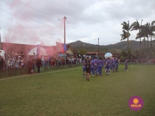 
<a style='margin-left: 5px;' class='btn btn-xs btn-social btn-facebook' href='https://www.facebook.com/sharer/sharer.php?u=https://boladovale.com.br/imgs/800-800-90/conteudo/fotos/1645/img9266.jpg' rel='popup' data-width='500' data-height='400'><i class='fa fa-facebook'></i>Compartilhar <span class='hidden-xs'>no Facebook</span>
</a> 
<a class='btn btn-default btn-xs' target='_blank' href='imgs/800-800-90/conteudo/fotos/1645/img9266.jpg'>
<span class='glyphicon glyphicon-cloud-download'></span> Salvar
</a> 
<span></span>