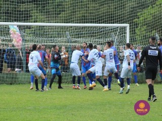 
<a style='margin-left: 5px;' class='btn btn-xs btn-social btn-facebook' href='https://www.facebook.com/sharer/sharer.php?u=https://boladovale.com.br/imgs/800-800-90/conteudo/fotos/1645/img9415-54.jpg' rel='popup' data-width='500' data-height='400'><i class='fa fa-facebook'></i>Compartilhar <span class='hidden-xs'>no Facebook</span>
</a> 
<a class='btn btn-default btn-xs' target='_blank' href='imgs/800-800-90/conteudo/fotos/1645/img9415-54.jpg'>
<span class='glyphicon glyphicon-cloud-download'></span> Salvar
</a> 
<span></span>