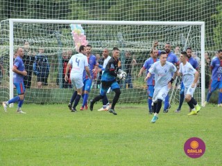 
<a style='margin-left: 5px;' class='btn btn-xs btn-social btn-facebook' href='https://www.facebook.com/sharer/sharer.php?u=https://boladovale.com.br/imgs/800-800-90/conteudo/fotos/1645/img9415-58.jpg' rel='popup' data-width='500' data-height='400'><i class='fa fa-facebook'></i>Compartilhar <span class='hidden-xs'>no Facebook</span>
</a> 
<a class='btn btn-default btn-xs' target='_blank' href='imgs/800-800-90/conteudo/fotos/1645/img9415-58.jpg'>
<span class='glyphicon glyphicon-cloud-download'></span> Salvar
</a> 
<span></span>