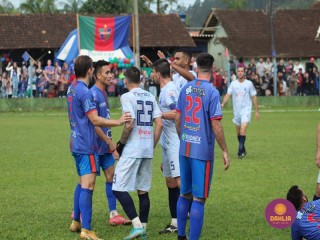 
<a style='margin-left: 5px;' class='btn btn-xs btn-social btn-facebook' href='https://www.facebook.com/sharer/sharer.php?u=https://boladovale.com.br/imgs/800-800-90/conteudo/fotos/1645/img9415-64.jpg' rel='popup' data-width='500' data-height='400'><i class='fa fa-facebook'></i>Compartilhar <span class='hidden-xs'>no Facebook</span>
</a> 
<a class='btn btn-default btn-xs' target='_blank' href='imgs/800-800-90/conteudo/fotos/1645/img9415-64.jpg'>
<span class='glyphicon glyphicon-cloud-download'></span> Salvar
</a> 
<span></span>