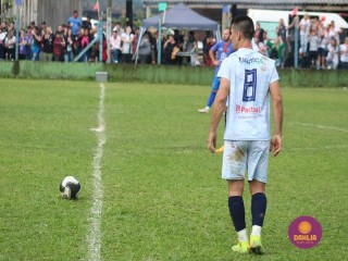 
<a style='margin-left: 5px;' class='btn btn-xs btn-social btn-facebook' href='https://www.facebook.com/sharer/sharer.php?u=https://boladovale.com.br/imgs/800-800-90/conteudo/fotos/1645/img9415-65.jpg' rel='popup' data-width='500' data-height='400'><i class='fa fa-facebook'></i>Compartilhar <span class='hidden-xs'>no Facebook</span>
</a> 
<a class='btn btn-default btn-xs' target='_blank' href='imgs/800-800-90/conteudo/fotos/1645/img9415-65.jpg'>
<span class='glyphicon glyphicon-cloud-download'></span> Salvar
</a> 
<span></span>