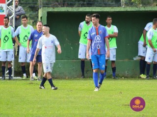 
<a style='margin-left: 5px;' class='btn btn-xs btn-social btn-facebook' href='https://www.facebook.com/sharer/sharer.php?u=https://boladovale.com.br/imgs/800-800-90/conteudo/fotos/1645/img9415-69.jpg' rel='popup' data-width='500' data-height='400'><i class='fa fa-facebook'></i>Compartilhar <span class='hidden-xs'>no Facebook</span>
</a> 
<a class='btn btn-default btn-xs' target='_blank' href='imgs/800-800-90/conteudo/fotos/1645/img9415-69.jpg'>
<span class='glyphicon glyphicon-cloud-download'></span> Salvar
</a> 
<span></span>