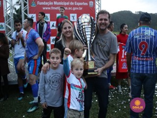 
<a style='margin-left: 5px;' class='btn btn-xs btn-social btn-facebook' href='https://www.facebook.com/sharer/sharer.php?u=https://boladovale.com.br/imgs/800-800-90/conteudo/fotos/1646/img9695.jpg' rel='popup' data-width='500' data-height='400'><i class='fa fa-facebook'></i>Compartilhar <span class='hidden-xs'>no Facebook</span>
</a> 
<a class='btn btn-default btn-xs' target='_blank' href='imgs/800-800-90/conteudo/fotos/1646/img9695.jpg'>
<span class='glyphicon glyphicon-cloud-download'></span> Salvar
</a> 
<span></span>