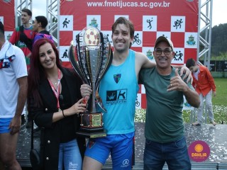 
<a style='margin-left: 5px;' class='btn btn-xs btn-social btn-facebook' href='https://www.facebook.com/sharer/sharer.php?u=https://boladovale.com.br/imgs/800-800-90/conteudo/fotos/1646/img9721.jpg' rel='popup' data-width='500' data-height='400'><i class='fa fa-facebook'></i>Compartilhar <span class='hidden-xs'>no Facebook</span>
</a> 
<a class='btn btn-default btn-xs' target='_blank' href='imgs/800-800-90/conteudo/fotos/1646/img9721.jpg'>
<span class='glyphicon glyphicon-cloud-download'></span> Salvar
</a> 
<span></span>