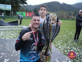 
<a style='margin-left: 5px;' class='btn btn-xs btn-social btn-facebook' href='https://www.facebook.com/sharer/sharer.php?u=https://boladovale.com.br/imgs/800-800-90/conteudo/fotos/1646/img9748.jpg' rel='popup' data-width='500' data-height='400'><i class='fa fa-facebook'></i>Compartilhar <span class='hidden-xs'>no Facebook</span>
</a> 
<a class='btn btn-default btn-xs' target='_blank' href='imgs/800-800-90/conteudo/fotos/1646/img9748.jpg'>
<span class='glyphicon glyphicon-cloud-download'></span> Salvar
</a> 
<span></span>