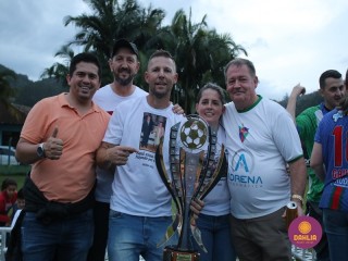 
<a style='margin-left: 5px;' class='btn btn-xs btn-social btn-facebook' href='https://www.facebook.com/sharer/sharer.php?u=https://boladovale.com.br/imgs/800-800-90/conteudo/fotos/1646/img9757.jpg' rel='popup' data-width='500' data-height='400'><i class='fa fa-facebook'></i>Compartilhar <span class='hidden-xs'>no Facebook</span>
</a> 
<a class='btn btn-default btn-xs' target='_blank' href='imgs/800-800-90/conteudo/fotos/1646/img9757.jpg'>
<span class='glyphicon glyphicon-cloud-download'></span> Salvar
</a> 
<span></span>