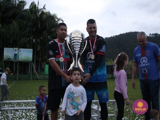 
<a style='margin-left: 5px;' class='btn btn-xs btn-social btn-facebook' href='https://www.facebook.com/sharer/sharer.php?u=https://boladovale.com.br/imgs/800-800-90/conteudo/fotos/1646/img9768.jpg' rel='popup' data-width='500' data-height='400'><i class='fa fa-facebook'></i>Compartilhar <span class='hidden-xs'>no Facebook</span>
</a> 
<a class='btn btn-default btn-xs' target='_blank' href='imgs/800-800-90/conteudo/fotos/1646/img9768.jpg'>
<span class='glyphicon glyphicon-cloud-download'></span> Salvar
</a> 
<span></span>