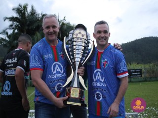 
<a style='margin-left: 5px;' class='btn btn-xs btn-social btn-facebook' href='https://www.facebook.com/sharer/sharer.php?u=https://boladovale.com.br/imgs/800-800-90/conteudo/fotos/1646/img9771.jpg' rel='popup' data-width='500' data-height='400'><i class='fa fa-facebook'></i>Compartilhar <span class='hidden-xs'>no Facebook</span>
</a> 
<a class='btn btn-default btn-xs' target='_blank' href='imgs/800-800-90/conteudo/fotos/1646/img9771.jpg'>
<span class='glyphicon glyphicon-cloud-download'></span> Salvar
</a> 
<span></span>