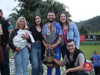 
<a style='margin-left: 5px;' class='btn btn-xs btn-social btn-facebook' href='https://www.facebook.com/sharer/sharer.php?u=https://boladovale.com.br/imgs/800-800-90/conteudo/fotos/1646/img9788.jpg' rel='popup' data-width='500' data-height='400'><i class='fa fa-facebook'></i>Compartilhar <span class='hidden-xs'>no Facebook</span>
</a> 
<a class='btn btn-default btn-xs' target='_blank' href='imgs/800-800-90/conteudo/fotos/1646/img9788.jpg'>
<span class='glyphicon glyphicon-cloud-download'></span> Salvar
</a> 
<span></span>