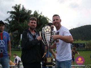 
<a style='margin-left: 5px;' class='btn btn-xs btn-social btn-facebook' href='https://www.facebook.com/sharer/sharer.php?u=https://boladovale.com.br/imgs/800-800-90/conteudo/fotos/1646/img9807.jpg' rel='popup' data-width='500' data-height='400'><i class='fa fa-facebook'></i>Compartilhar <span class='hidden-xs'>no Facebook</span>
</a> 
<a class='btn btn-default btn-xs' target='_blank' href='imgs/800-800-90/conteudo/fotos/1646/img9807.jpg'>
<span class='glyphicon glyphicon-cloud-download'></span> Salvar
</a> 
<span></span>