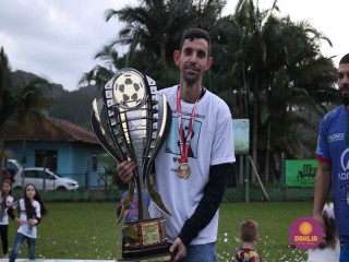 
<a style='margin-left: 5px;' class='btn btn-xs btn-social btn-facebook' href='https://www.facebook.com/sharer/sharer.php?u=https://boladovale.com.br/imgs/800-800-90/conteudo/fotos/1646/img9813.jpg' rel='popup' data-width='500' data-height='400'><i class='fa fa-facebook'></i>Compartilhar <span class='hidden-xs'>no Facebook</span>
</a> 
<a class='btn btn-default btn-xs' target='_blank' href='imgs/800-800-90/conteudo/fotos/1646/img9813.jpg'>
<span class='glyphicon glyphicon-cloud-download'></span> Salvar
</a> 
<span></span>