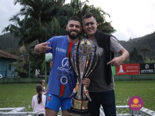 
<a style='margin-left: 5px;' class='btn btn-xs btn-social btn-facebook' href='https://www.facebook.com/sharer/sharer.php?u=https://boladovale.com.br/imgs/800-800-90/conteudo/fotos/1646/img9819.jpg' rel='popup' data-width='500' data-height='400'><i class='fa fa-facebook'></i>Compartilhar <span class='hidden-xs'>no Facebook</span>
</a> 
<a class='btn btn-default btn-xs' target='_blank' href='imgs/800-800-90/conteudo/fotos/1646/img9819.jpg'>
<span class='glyphicon glyphicon-cloud-download'></span> Salvar
</a> 
<span></span>