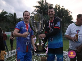 
<a style='margin-left: 5px;' class='btn btn-xs btn-social btn-facebook' href='https://www.facebook.com/sharer/sharer.php?u=https://boladovale.com.br/imgs/800-800-90/conteudo/fotos/1646/img9835.jpg' rel='popup' data-width='500' data-height='400'><i class='fa fa-facebook'></i>Compartilhar <span class='hidden-xs'>no Facebook</span>
</a> 
<a class='btn btn-default btn-xs' target='_blank' href='imgs/800-800-90/conteudo/fotos/1646/img9835.jpg'>
<span class='glyphicon glyphicon-cloud-download'></span> Salvar
</a> 
<span></span>