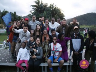 
<a style='margin-left: 5px;' class='btn btn-xs btn-social btn-facebook' href='https://www.facebook.com/sharer/sharer.php?u=https://boladovale.com.br/imgs/800-800-90/conteudo/fotos/1646/img9865.jpg' rel='popup' data-width='500' data-height='400'><i class='fa fa-facebook'></i>Compartilhar <span class='hidden-xs'>no Facebook</span>
</a> 
<a class='btn btn-default btn-xs' target='_blank' href='imgs/800-800-90/conteudo/fotos/1646/img9865.jpg'>
<span class='glyphicon glyphicon-cloud-download'></span> Salvar
</a> 
<span></span>