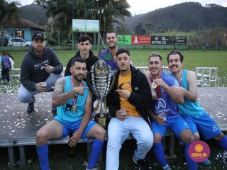 
<a style='margin-left: 5px;' class='btn btn-xs btn-social btn-facebook' href='https://www.facebook.com/sharer/sharer.php?u=https://boladovale.com.br/imgs/800-800-90/conteudo/fotos/1646/img9876.jpg' rel='popup' data-width='500' data-height='400'><i class='fa fa-facebook'></i>Compartilhar <span class='hidden-xs'>no Facebook</span>
</a> 
<a class='btn btn-default btn-xs' target='_blank' href='imgs/800-800-90/conteudo/fotos/1646/img9876.jpg'>
<span class='glyphicon glyphicon-cloud-download'></span> Salvar
</a> 
<span></span>