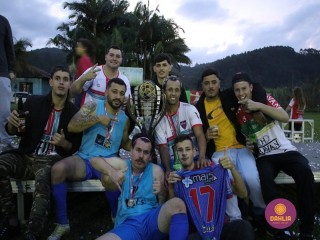 
<a style='margin-left: 5px;' class='btn btn-xs btn-social btn-facebook' href='https://www.facebook.com/sharer/sharer.php?u=https://boladovale.com.br/imgs/800-800-90/conteudo/fotos/1646/img9889.jpg' rel='popup' data-width='500' data-height='400'><i class='fa fa-facebook'></i>Compartilhar <span class='hidden-xs'>no Facebook</span>
</a> 
<a class='btn btn-default btn-xs' target='_blank' href='imgs/800-800-90/conteudo/fotos/1646/img9889.jpg'>
<span class='glyphicon glyphicon-cloud-download'></span> Salvar
</a> 
<span></span>