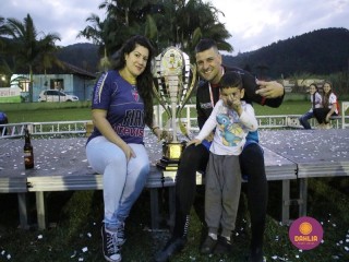 
<a style='margin-left: 5px;' class='btn btn-xs btn-social btn-facebook' href='https://www.facebook.com/sharer/sharer.php?u=https://boladovale.com.br/imgs/800-800-90/conteudo/fotos/1646/img9908.jpg' rel='popup' data-width='500' data-height='400'><i class='fa fa-facebook'></i>Compartilhar <span class='hidden-xs'>no Facebook</span>
</a> 
<a class='btn btn-default btn-xs' target='_blank' href='imgs/800-800-90/conteudo/fotos/1646/img9908.jpg'>
<span class='glyphicon glyphicon-cloud-download'></span> Salvar
</a> 
<span></span>