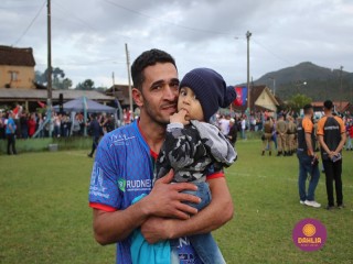 
<a style='margin-left: 5px;' class='btn btn-xs btn-social btn-facebook' href='https://www.facebook.com/sharer/sharer.php?u=https://boladovale.com.br/imgs/800-800-90/conteudo/fotos/1646/img9916-1.jpg' rel='popup' data-width='500' data-height='400'><i class='fa fa-facebook'></i>Compartilhar <span class='hidden-xs'>no Facebook</span>
</a> 
<a class='btn btn-default btn-xs' target='_blank' href='imgs/800-800-90/conteudo/fotos/1646/img9916-1.jpg'>
<span class='glyphicon glyphicon-cloud-download'></span> Salvar
</a> 
<span></span>