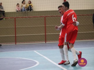 
<a style='margin-left: 5px;' class='btn btn-xs btn-social btn-facebook' href='https://www.facebook.com/sharer/sharer.php?u=https://boladovale.com.br/imgs/800-800-90/conteudo/fotos/1647/img0120.jpg' rel='popup' data-width='500' data-height='400'><i class='fa fa-facebook'></i>Compartilhar <span class='hidden-xs'>no Facebook</span>
</a> 
<a class='btn btn-default btn-xs' target='_blank' href='imgs/800-800-90/conteudo/fotos/1647/img0120.jpg'>
<span class='glyphicon glyphicon-cloud-download'></span> Salvar
</a> 
<span></span>