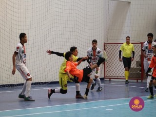 
<a style='margin-left: 5px;' class='btn btn-xs btn-social btn-facebook' href='https://www.facebook.com/sharer/sharer.php?u=https://boladovale.com.br/imgs/800-800-90/conteudo/fotos/1647/img0171.jpg' rel='popup' data-width='500' data-height='400'><i class='fa fa-facebook'></i>Compartilhar <span class='hidden-xs'>no Facebook</span>
</a> 
<a class='btn btn-default btn-xs' target='_blank' href='imgs/800-800-90/conteudo/fotos/1647/img0171.jpg'>
<span class='glyphicon glyphicon-cloud-download'></span> Salvar
</a> 
<span></span>