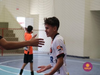 
<a style='margin-left: 5px;' class='btn btn-xs btn-social btn-facebook' href='https://www.facebook.com/sharer/sharer.php?u=https://boladovale.com.br/imgs/800-800-90/conteudo/fotos/1647/img0224.jpg' rel='popup' data-width='500' data-height='400'><i class='fa fa-facebook'></i>Compartilhar <span class='hidden-xs'>no Facebook</span>
</a> 
<a class='btn btn-default btn-xs' target='_blank' href='imgs/800-800-90/conteudo/fotos/1647/img0224.jpg'>
<span class='glyphicon glyphicon-cloud-download'></span> Salvar
</a> 
<span></span>