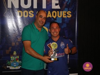 
<a style='margin-left: 5px;' class='btn btn-xs btn-social btn-facebook' href='https://www.facebook.com/sharer/sharer.php?u=https://boladovale.com.br/imgs/800-800-90/conteudo/fotos/1650/img0318.jpg' rel='popup' data-width='500' data-height='400'><i class='fa fa-facebook'></i>Compartilhar <span class='hidden-xs'>no Facebook</span>
</a> 
<a class='btn btn-default btn-xs' target='_blank' href='imgs/800-800-90/conteudo/fotos/1650/img0318.jpg'>
<span class='glyphicon glyphicon-cloud-download'></span> Salvar
</a> 
<span></span>