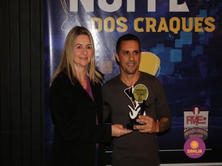 
<a style='margin-left: 5px;' class='btn btn-xs btn-social btn-facebook' href='https://www.facebook.com/sharer/sharer.php?u=https://boladovale.com.br/imgs/800-800-90/conteudo/fotos/1650/img0319.jpg' rel='popup' data-width='500' data-height='400'><i class='fa fa-facebook'></i>Compartilhar <span class='hidden-xs'>no Facebook</span>
</a> 
<a class='btn btn-default btn-xs' target='_blank' href='imgs/800-800-90/conteudo/fotos/1650/img0319.jpg'>
<span class='glyphicon glyphicon-cloud-download'></span> Salvar
</a> 
<span></span>