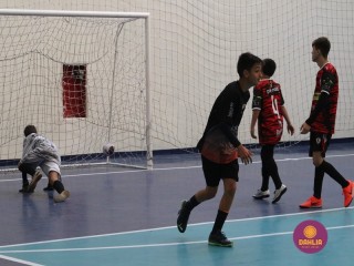 
<a style='margin-left: 5px;' class='btn btn-xs btn-social btn-facebook' href='https://www.facebook.com/sharer/sharer.php?u=https://boladovale.com.br/imgs/800-800-90/conteudo/fotos/1651/img0430.jpg' rel='popup' data-width='500' data-height='400'><i class='fa fa-facebook'></i>Compartilhar <span class='hidden-xs'>no Facebook</span>
</a> 
<a class='btn btn-default btn-xs' target='_blank' href='imgs/800-800-90/conteudo/fotos/1651/img0430.jpg'>
<span class='glyphicon glyphicon-cloud-download'></span> Salvar
</a> 
<span></span>