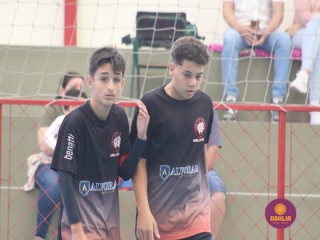 
<a style='margin-left: 5px;' class='btn btn-xs btn-social btn-facebook' href='https://www.facebook.com/sharer/sharer.php?u=https://boladovale.com.br/imgs/800-800-90/conteudo/fotos/1651/img0437.jpg' rel='popup' data-width='500' data-height='400'><i class='fa fa-facebook'></i>Compartilhar <span class='hidden-xs'>no Facebook</span>
</a> 
<a class='btn btn-default btn-xs' target='_blank' href='imgs/800-800-90/conteudo/fotos/1651/img0437.jpg'>
<span class='glyphicon glyphicon-cloud-download'></span> Salvar
</a> 
<span></span>
