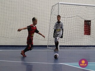 
<a style='margin-left: 5px;' class='btn btn-xs btn-social btn-facebook' href='https://www.facebook.com/sharer/sharer.php?u=https://boladovale.com.br/imgs/800-800-90/conteudo/fotos/1651/img0450.jpg' rel='popup' data-width='500' data-height='400'><i class='fa fa-facebook'></i>Compartilhar <span class='hidden-xs'>no Facebook</span>
</a> 
<a class='btn btn-default btn-xs' target='_blank' href='imgs/800-800-90/conteudo/fotos/1651/img0450.jpg'>
<span class='glyphicon glyphicon-cloud-download'></span> Salvar
</a> 
<span></span>