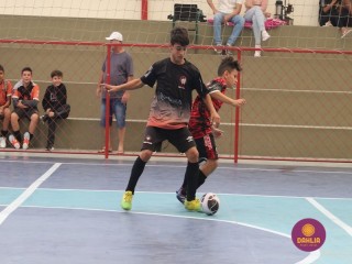 
<a style='margin-left: 5px;' class='btn btn-xs btn-social btn-facebook' href='https://www.facebook.com/sharer/sharer.php?u=https://boladovale.com.br/imgs/800-800-90/conteudo/fotos/1651/img0464.jpg' rel='popup' data-width='500' data-height='400'><i class='fa fa-facebook'></i>Compartilhar <span class='hidden-xs'>no Facebook</span>
</a> 
<a class='btn btn-default btn-xs' target='_blank' href='imgs/800-800-90/conteudo/fotos/1651/img0464.jpg'>
<span class='glyphicon glyphicon-cloud-download'></span> Salvar
</a> 
<span></span>