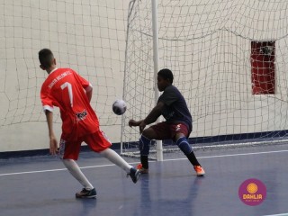 
<a style='margin-left: 5px;' class='btn btn-xs btn-social btn-facebook' href='https://www.facebook.com/sharer/sharer.php?u=https://boladovale.com.br/imgs/800-800-90/conteudo/fotos/1651/img0481.jpg' rel='popup' data-width='500' data-height='400'><i class='fa fa-facebook'></i>Compartilhar <span class='hidden-xs'>no Facebook</span>
</a> 
<a class='btn btn-default btn-xs' target='_blank' href='imgs/800-800-90/conteudo/fotos/1651/img0481.jpg'>
<span class='glyphicon glyphicon-cloud-download'></span> Salvar
</a> 
<span></span>