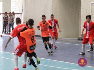 
<a style='margin-left: 5px;' class='btn btn-xs btn-social btn-facebook' href='https://www.facebook.com/sharer/sharer.php?u=https://boladovale.com.br/imgs/800-800-90/conteudo/fotos/1651/img0486.jpg' rel='popup' data-width='500' data-height='400'><i class='fa fa-facebook'></i>Compartilhar <span class='hidden-xs'>no Facebook</span>
</a> 
<a class='btn btn-default btn-xs' target='_blank' href='imgs/800-800-90/conteudo/fotos/1651/img0486.jpg'>
<span class='glyphicon glyphicon-cloud-download'></span> Salvar
</a> 
<span></span>