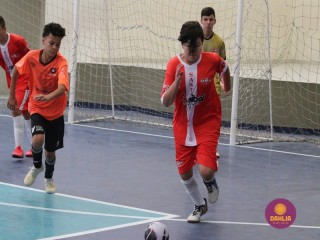 
<a style='margin-left: 5px;' class='btn btn-xs btn-social btn-facebook' href='https://www.facebook.com/sharer/sharer.php?u=https://boladovale.com.br/imgs/800-800-90/conteudo/fotos/1651/img0499.jpg' rel='popup' data-width='500' data-height='400'><i class='fa fa-facebook'></i>Compartilhar <span class='hidden-xs'>no Facebook</span>
</a> 
<a class='btn btn-default btn-xs' target='_blank' href='imgs/800-800-90/conteudo/fotos/1651/img0499.jpg'>
<span class='glyphicon glyphicon-cloud-download'></span> Salvar
</a> 
<span></span>