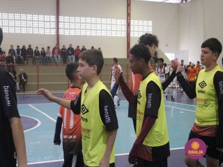 
<a style='margin-left: 5px;' class='btn btn-xs btn-social btn-facebook' href='https://www.facebook.com/sharer/sharer.php?u=https://boladovale.com.br/imgs/800-800-90/conteudo/fotos/1653/img5851.jpg' rel='popup' data-width='500' data-height='400'><i class='fa fa-facebook'></i>Compartilhar <span class='hidden-xs'>no Facebook</span>
</a> 
<a class='btn btn-default btn-xs' target='_blank' href='imgs/800-800-90/conteudo/fotos/1653/img5851.jpg'>
<span class='glyphicon glyphicon-cloud-download'></span> Salvar
</a> 
<span></span>