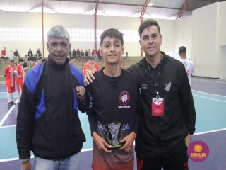 
<a style='margin-left: 5px;' class='btn btn-xs btn-social btn-facebook' href='https://www.facebook.com/sharer/sharer.php?u=https://boladovale.com.br/imgs/800-800-90/conteudo/fotos/1653/img5859.jpg' rel='popup' data-width='500' data-height='400'><i class='fa fa-facebook'></i>Compartilhar <span class='hidden-xs'>no Facebook</span>
</a> 
<a class='btn btn-default btn-xs' target='_blank' href='imgs/800-800-90/conteudo/fotos/1653/img5859.jpg'>
<span class='glyphicon glyphicon-cloud-download'></span> Salvar
</a> 
<span></span>