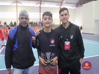 
<a style='margin-left: 5px;' class='btn btn-xs btn-social btn-facebook' href='https://www.facebook.com/sharer/sharer.php?u=https://boladovale.com.br/imgs/800-800-90/conteudo/fotos/1653/img5861.jpg' rel='popup' data-width='500' data-height='400'><i class='fa fa-facebook'></i>Compartilhar <span class='hidden-xs'>no Facebook</span>
</a> 
<a class='btn btn-default btn-xs' target='_blank' href='imgs/800-800-90/conteudo/fotos/1653/img5861.jpg'>
<span class='glyphicon glyphicon-cloud-download'></span> Salvar
</a> 
<span></span>