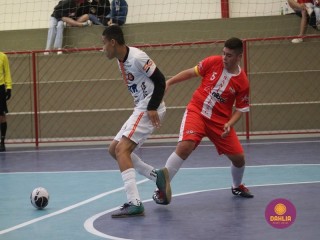 
<a style='margin-left: 5px;' class='btn btn-xs btn-social btn-facebook' href='https://www.facebook.com/sharer/sharer.php?u=https://boladovale.com.br/imgs/800-800-90/conteudo/fotos/1653/img5913.jpg' rel='popup' data-width='500' data-height='400'><i class='fa fa-facebook'></i>Compartilhar <span class='hidden-xs'>no Facebook</span>
</a> 
<a class='btn btn-default btn-xs' target='_blank' href='imgs/800-800-90/conteudo/fotos/1653/img5913.jpg'>
<span class='glyphicon glyphicon-cloud-download'></span> Salvar
</a> 
<span></span>