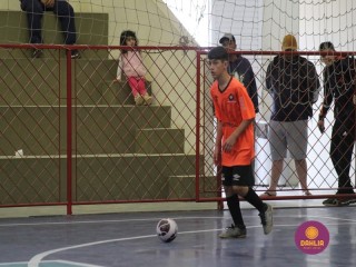 
<a style='margin-left: 5px;' class='btn btn-xs btn-social btn-facebook' href='https://www.facebook.com/sharer/sharer.php?u=https://boladovale.com.br/imgs/800-800-90/conteudo/fotos/1653/img5946.jpg' rel='popup' data-width='500' data-height='400'><i class='fa fa-facebook'></i>Compartilhar <span class='hidden-xs'>no Facebook</span>
</a> 
<a class='btn btn-default btn-xs' target='_blank' href='imgs/800-800-90/conteudo/fotos/1653/img5946.jpg'>
<span class='glyphicon glyphicon-cloud-download'></span> Salvar
</a> 
<span></span>