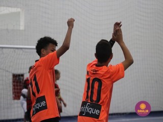 
<a style='margin-left: 5px;' class='btn btn-xs btn-social btn-facebook' href='https://www.facebook.com/sharer/sharer.php?u=https://boladovale.com.br/imgs/800-800-90/conteudo/fotos/1653/img5958.jpg' rel='popup' data-width='500' data-height='400'><i class='fa fa-facebook'></i>Compartilhar <span class='hidden-xs'>no Facebook</span>
</a> 
<a class='btn btn-default btn-xs' target='_blank' href='imgs/800-800-90/conteudo/fotos/1653/img5958.jpg'>
<span class='glyphicon glyphicon-cloud-download'></span> Salvar
</a> 
<span></span>