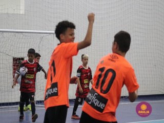 
<a style='margin-left: 5px;' class='btn btn-xs btn-social btn-facebook' href='https://www.facebook.com/sharer/sharer.php?u=https://boladovale.com.br/imgs/800-800-90/conteudo/fotos/1653/img5960.jpg' rel='popup' data-width='500' data-height='400'><i class='fa fa-facebook'></i>Compartilhar <span class='hidden-xs'>no Facebook</span>
</a> 
<a class='btn btn-default btn-xs' target='_blank' href='imgs/800-800-90/conteudo/fotos/1653/img5960.jpg'>
<span class='glyphicon glyphicon-cloud-download'></span> Salvar
</a> 
<span></span>