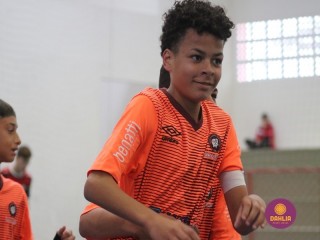 
<a style='margin-left: 5px;' class='btn btn-xs btn-social btn-facebook' href='https://www.facebook.com/sharer/sharer.php?u=https://boladovale.com.br/imgs/800-800-90/conteudo/fotos/1653/img5995.jpg' rel='popup' data-width='500' data-height='400'><i class='fa fa-facebook'></i>Compartilhar <span class='hidden-xs'>no Facebook</span>
</a> 
<a class='btn btn-default btn-xs' target='_blank' href='imgs/800-800-90/conteudo/fotos/1653/img5995.jpg'>
<span class='glyphicon glyphicon-cloud-download'></span> Salvar
</a> 
<span></span>