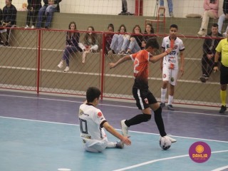
<a style='margin-left: 5px;' class='btn btn-xs btn-social btn-facebook' href='https://www.facebook.com/sharer/sharer.php?u=https://boladovale.com.br/imgs/800-800-90/conteudo/fotos/1654/img6395.jpg' rel='popup' data-width='500' data-height='400'><i class='fa fa-facebook'></i>Compartilhar <span class='hidden-xs'>no Facebook</span>
</a> 
<a class='btn btn-default btn-xs' target='_blank' href='imgs/800-800-90/conteudo/fotos/1654/img6395.jpg'>
<span class='glyphicon glyphicon-cloud-download'></span> Salvar
</a> 
<span></span>