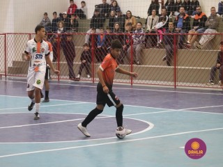 
<a style='margin-left: 5px;' class='btn btn-xs btn-social btn-facebook' href='https://www.facebook.com/sharer/sharer.php?u=https://boladovale.com.br/imgs/800-800-90/conteudo/fotos/1654/img6405.jpg' rel='popup' data-width='500' data-height='400'><i class='fa fa-facebook'></i>Compartilhar <span class='hidden-xs'>no Facebook</span>
</a> 
<a class='btn btn-default btn-xs' target='_blank' href='imgs/800-800-90/conteudo/fotos/1654/img6405.jpg'>
<span class='glyphicon glyphicon-cloud-download'></span> Salvar
</a> 
<span></span>