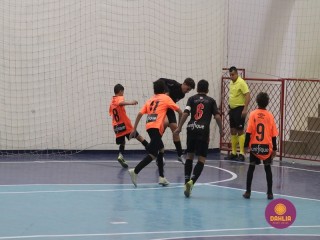 
<a style='margin-left: 5px;' class='btn btn-xs btn-social btn-facebook' href='https://www.facebook.com/sharer/sharer.php?u=https://boladovale.com.br/imgs/800-800-90/conteudo/fotos/1655/img6455.jpg' rel='popup' data-width='500' data-height='400'><i class='fa fa-facebook'></i>Compartilhar <span class='hidden-xs'>no Facebook</span>
</a> 
<a class='btn btn-default btn-xs' target='_blank' href='imgs/800-800-90/conteudo/fotos/1655/img6455.jpg'>
<span class='glyphicon glyphicon-cloud-download'></span> Salvar
</a> 
<span></span>
