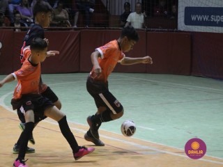 
<a style='margin-left: 5px;' class='btn btn-xs btn-social btn-facebook' href='https://www.facebook.com/sharer/sharer.php?u=https://boladovale.com.br/imgs/800-800-90/conteudo/fotos/1657/img6542.jpg' rel='popup' data-width='500' data-height='400'><i class='fa fa-facebook'></i>Compartilhar <span class='hidden-xs'>no Facebook</span>
</a> 
<a class='btn btn-default btn-xs' target='_blank' href='imgs/800-800-90/conteudo/fotos/1657/img6542.jpg'>
<span class='glyphicon glyphicon-cloud-download'></span> Salvar
</a> 
<span></span>