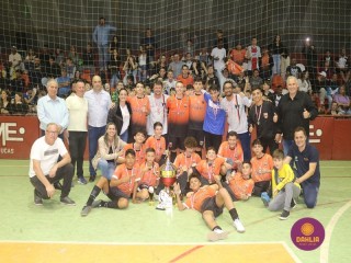
<a style='margin-left: 5px;' class='btn btn-xs btn-social btn-facebook' href='https://www.facebook.com/sharer/sharer.php?u=https://boladovale.com.br/imgs/800-800-90/conteudo/fotos/1658/img6781.jpg' rel='popup' data-width='500' data-height='400'><i class='fa fa-facebook'></i>Compartilhar <span class='hidden-xs'>no Facebook</span>
</a> 
<a class='btn btn-default btn-xs' target='_blank' href='imgs/800-800-90/conteudo/fotos/1658/img6781.jpg'>
<span class='glyphicon glyphicon-cloud-download'></span> Salvar
</a> 
<span></span>